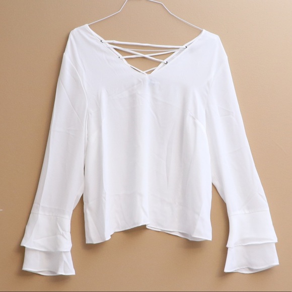 ⭐️NWOT Nicole Miller Lace Back Long Sleeve Top - L - Picture 2 of 7